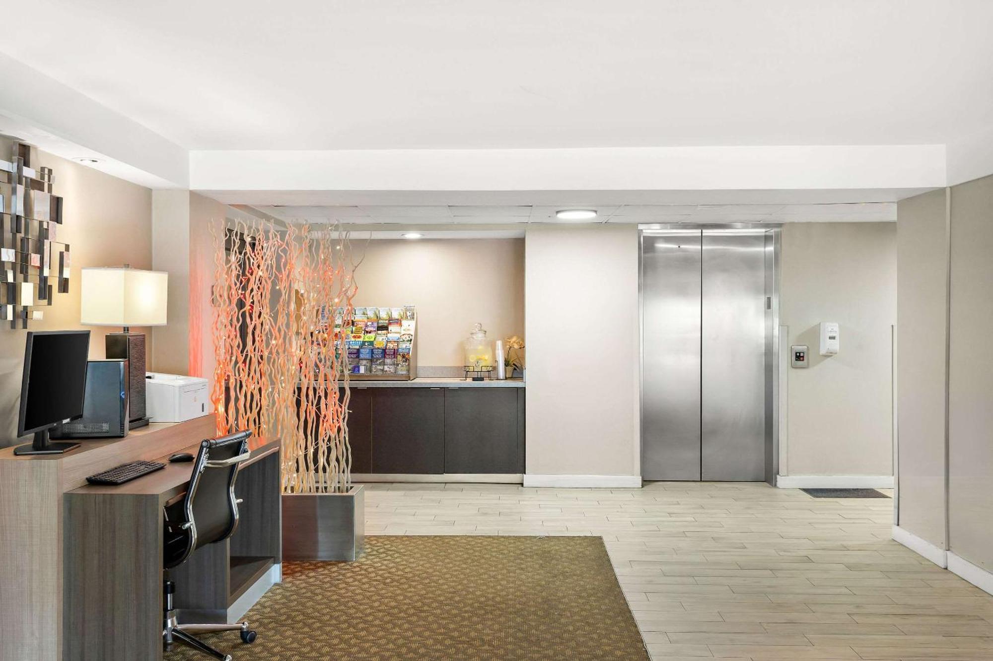 Comfort Inn 2*